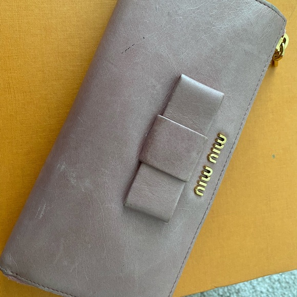 MiuMiu wallet with authentication inside - Picture 10 of 13